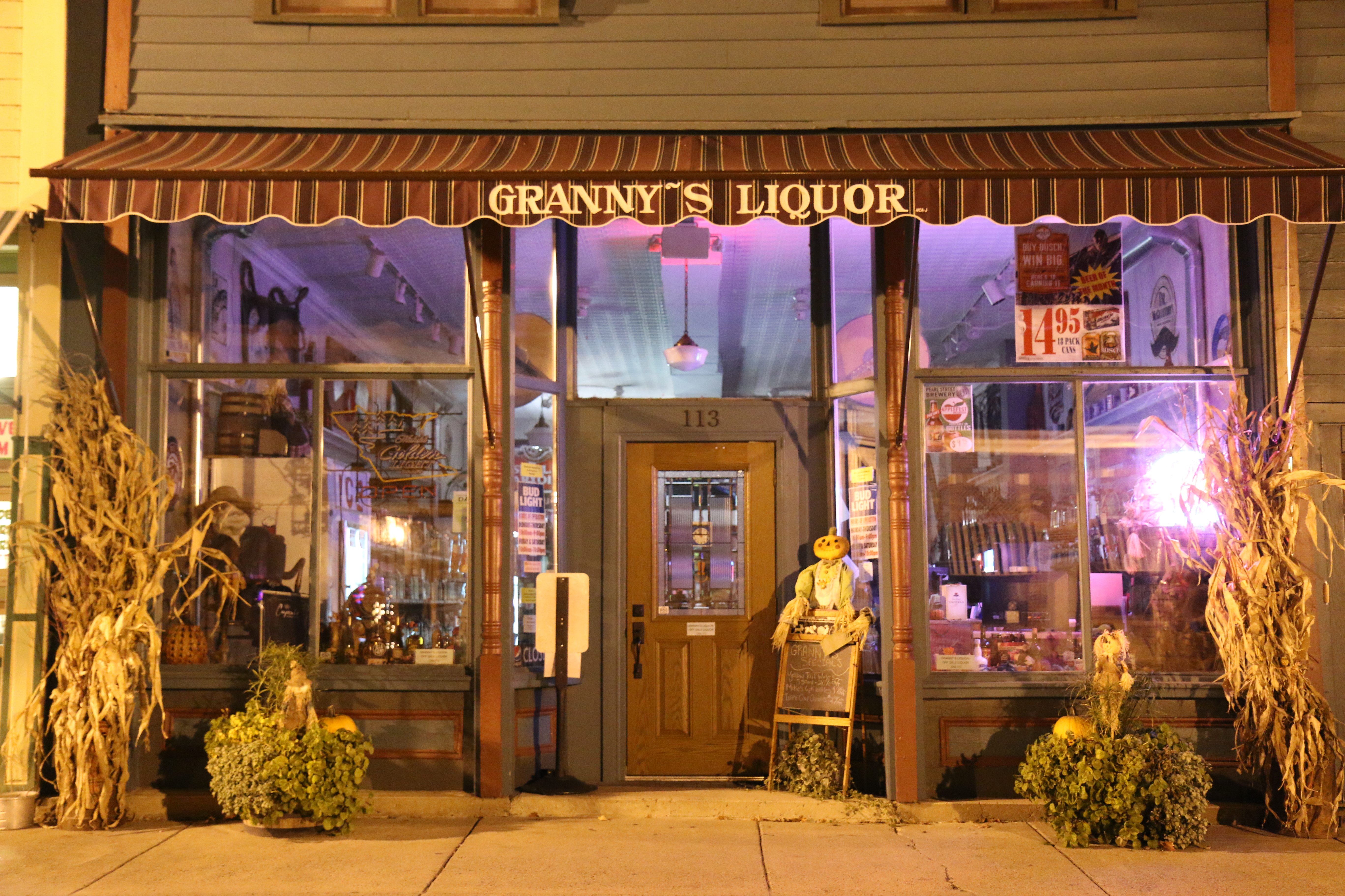 Storefront Fall Fun – A Sawyer's Daughter